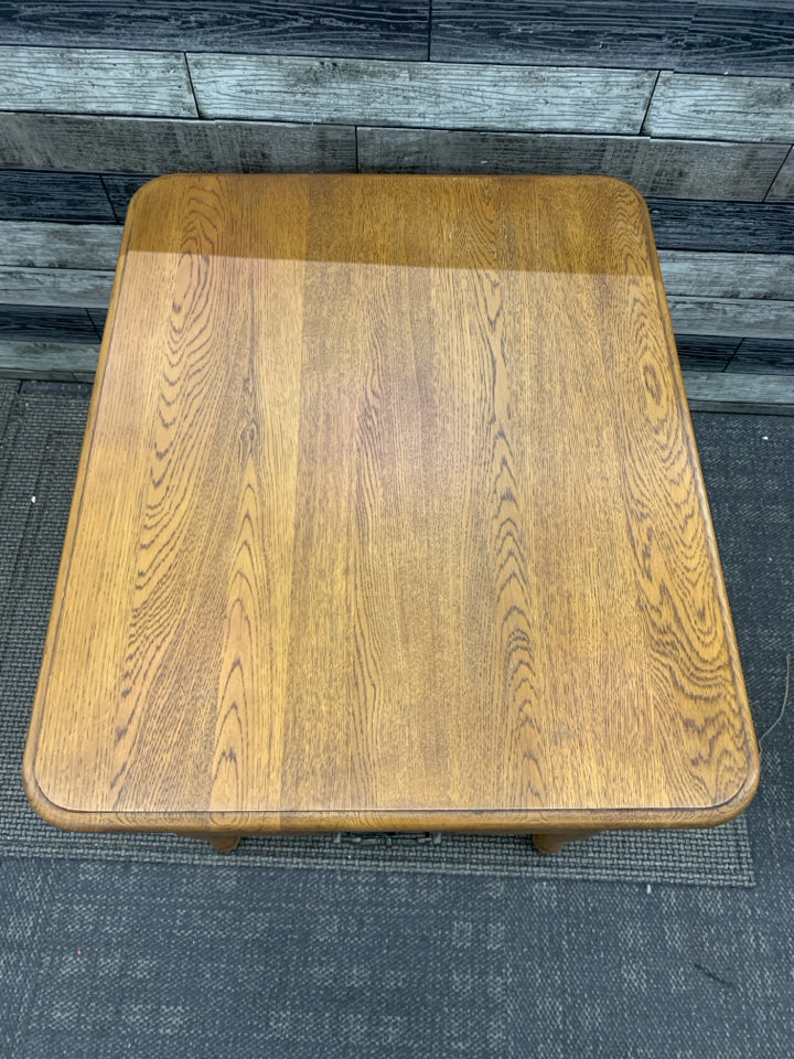 OAK WOOD SIDE TABLE W 1 DRAWER.