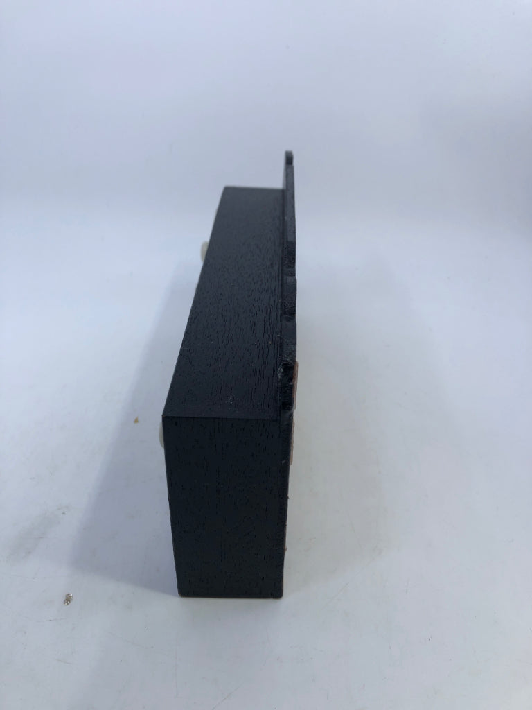 VTG WOODEN SPICE RACK W CERAMIC CONTAINERS.