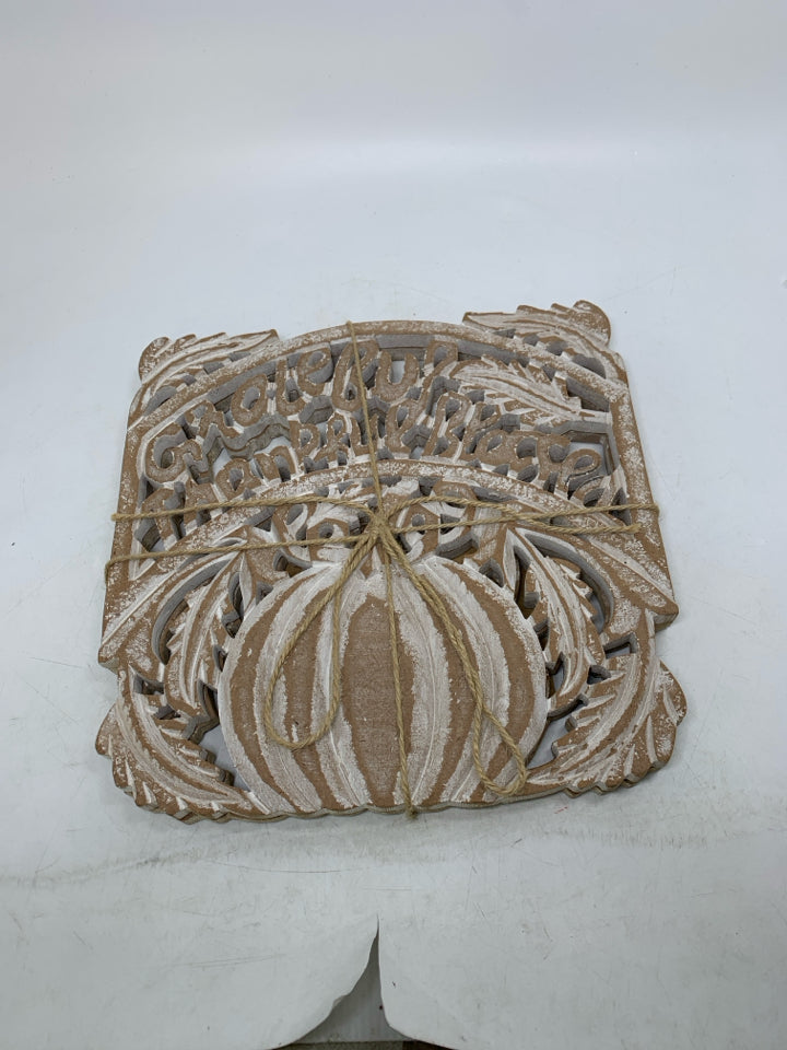 NIP 2 WHITE WASHED GRATEFUL THANKFUL PUMPKIN TRIVETS.