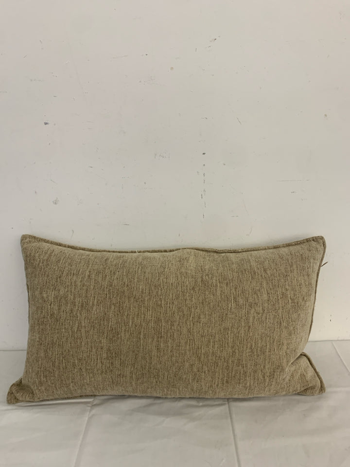 RECTANGLE TAN PILLOW.