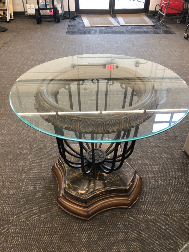 MARBLE CAGE-STYLE GLASS-TOP END TABLE.