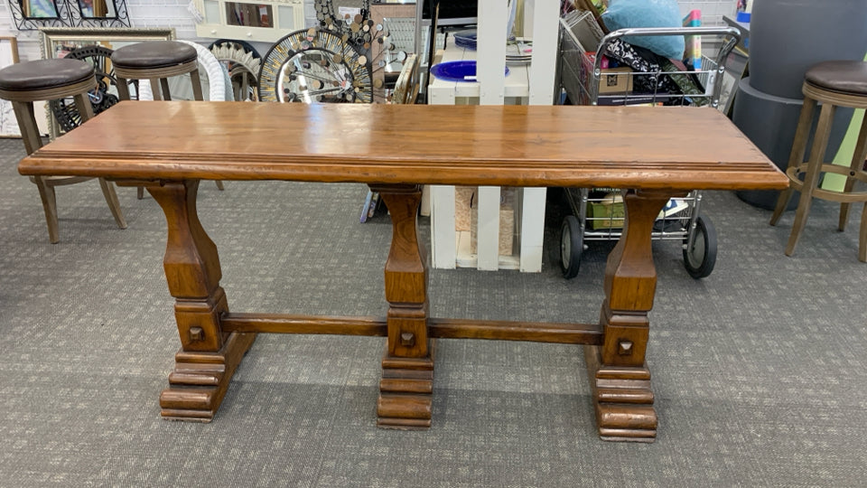 RUSTIC-STYLE HEAVY WOODEN CONSOLE TABLE W/BLOCK FEET.