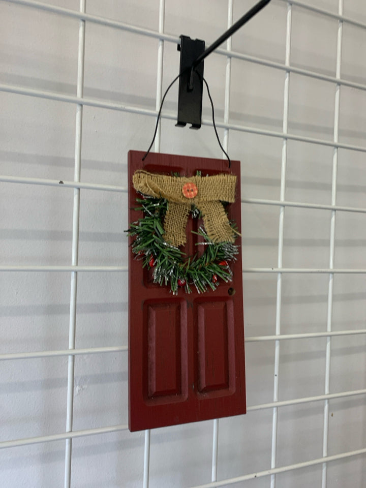 RED CHRISTMAS DOOR WALL HANGING.