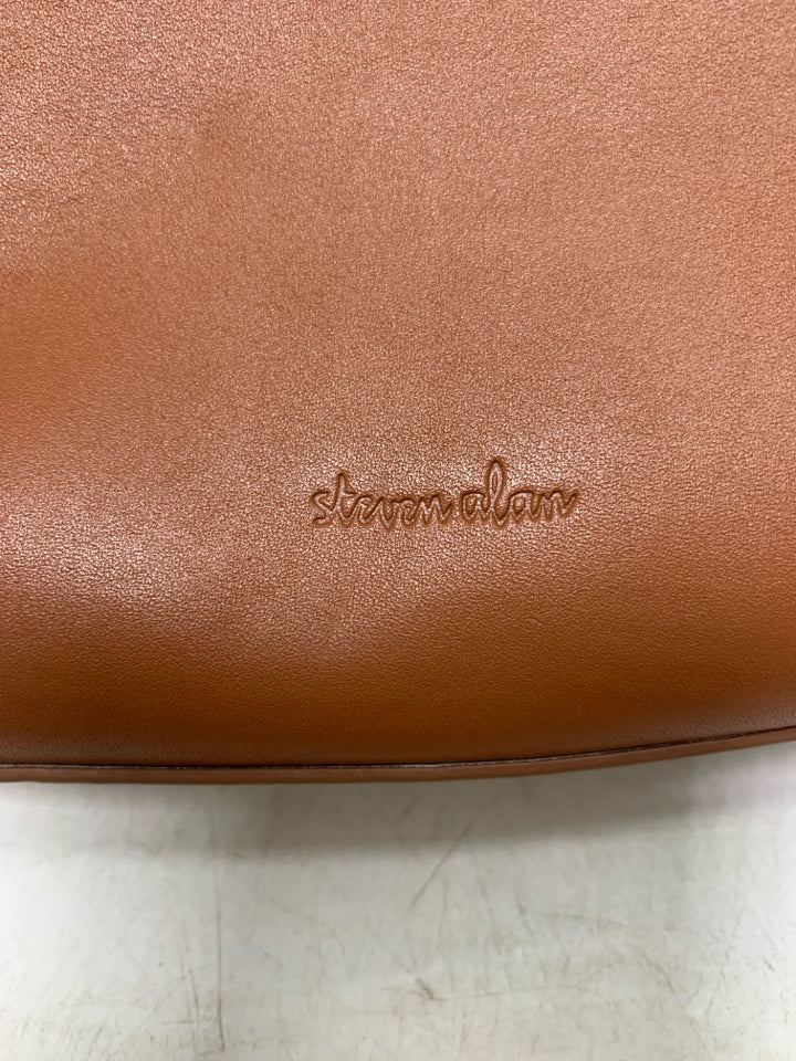 Steven Alan ‘Camden’ Leather Crossbody