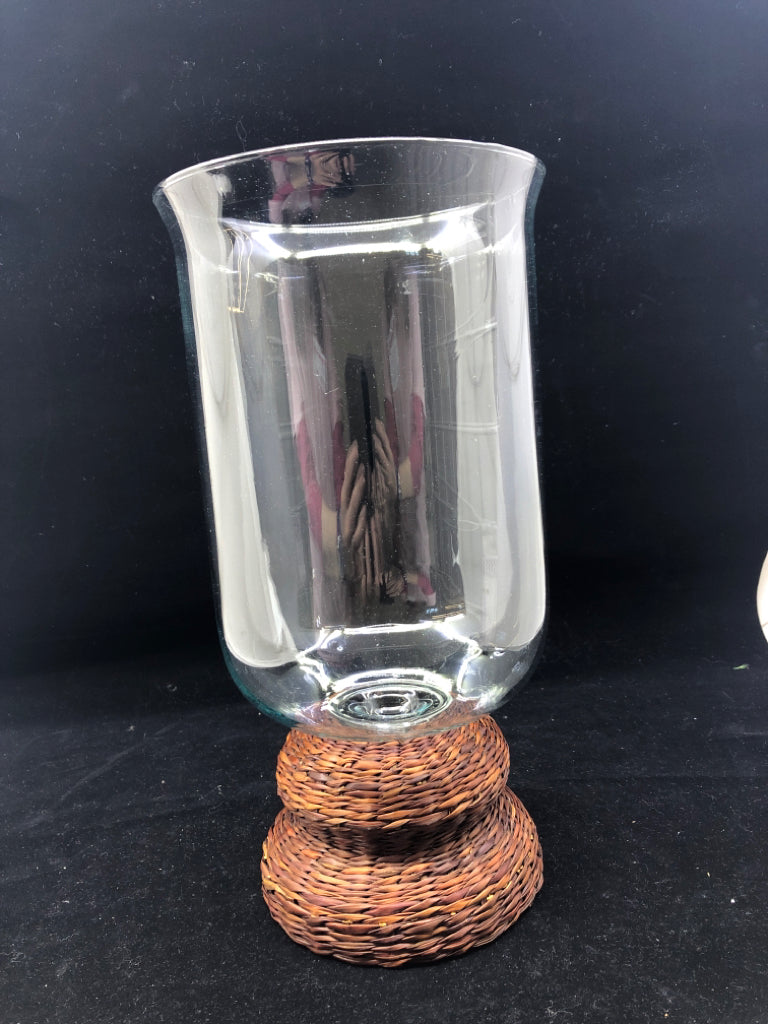 CLEAR GLASS HURRICANE CANDLE HOLDER WICKER BOTTOM.