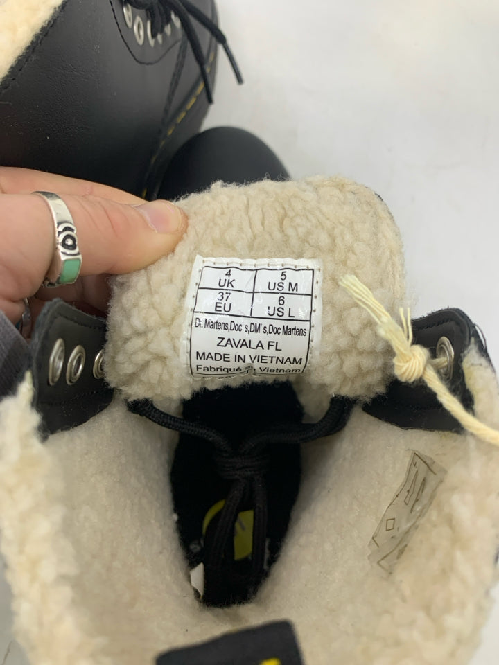 Dr. Martens Size 6 Juniors Boots