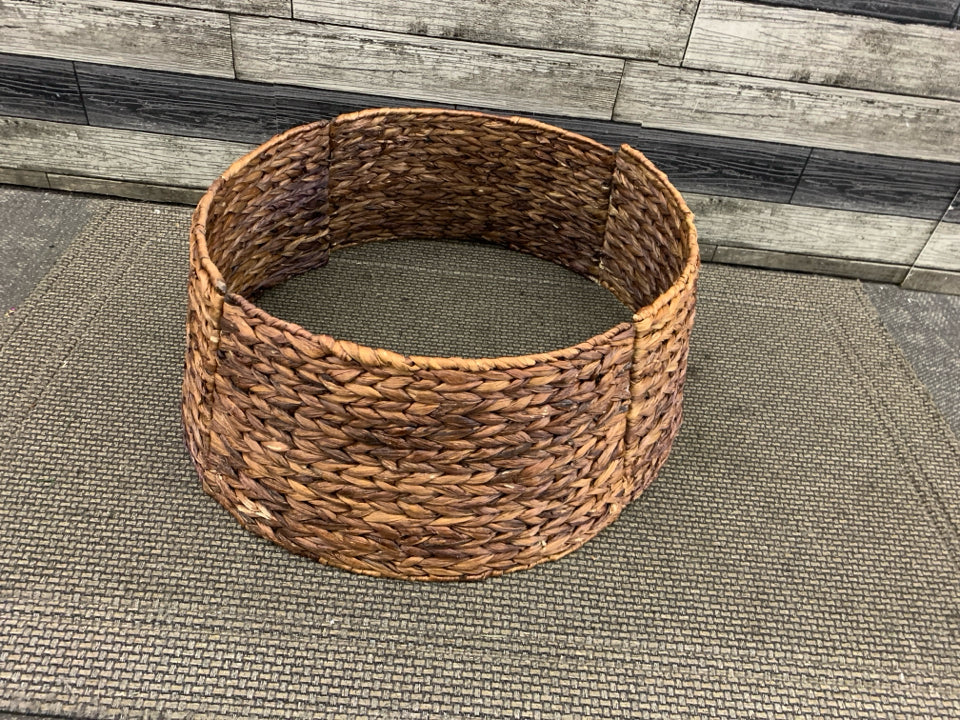 DARK WOVEN TREE COLLAR 4 PC INTERLOCK.