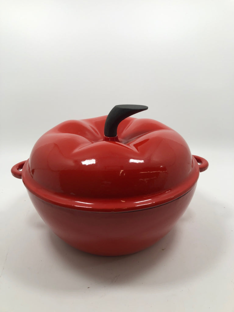 TOMATO CAST IRON DUTCH OVEN.