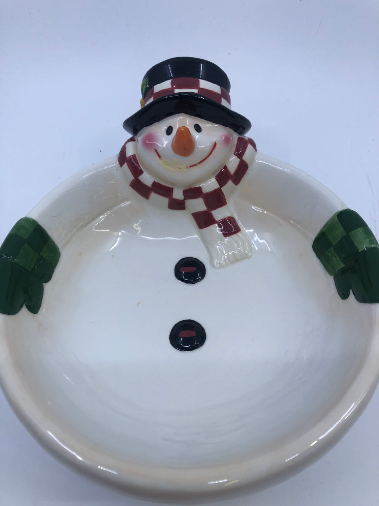 WHITE CERAMIC SANTA CANDY DISH.