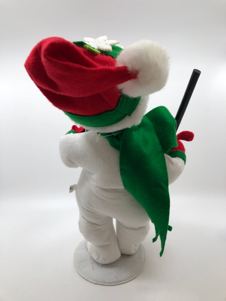 ANNALEE SNOWMAN HOLDING BROOM & PIPE.