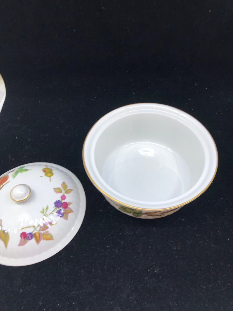 VTG FRUIT PATTERN CASSEROLE DISH W LID.