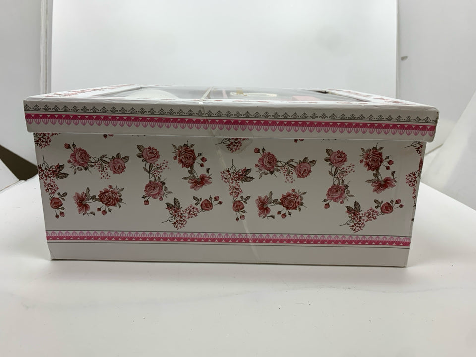 NIB TEA TIME GIFT SET - GRACES TEAWARE.