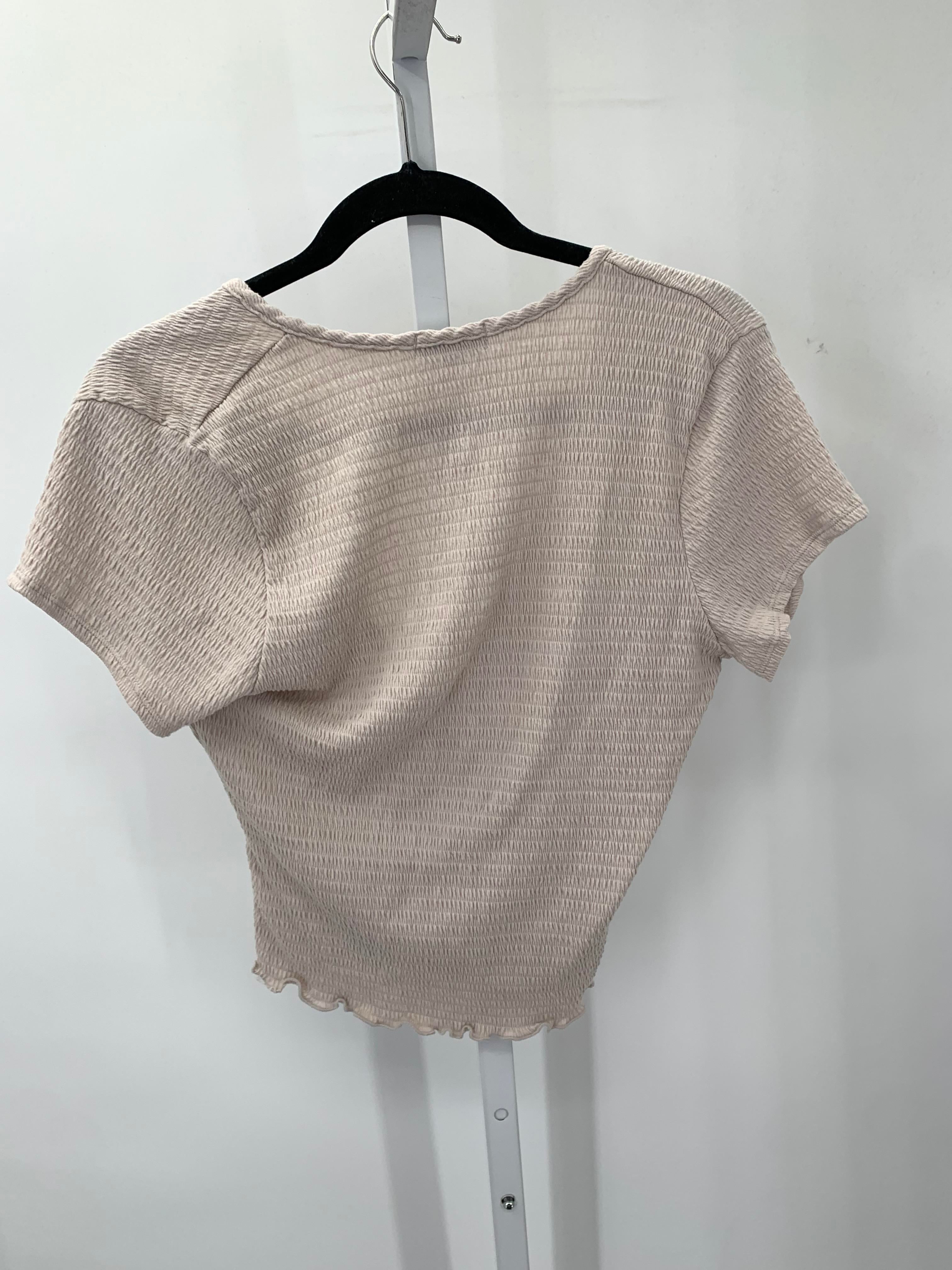 Paper Crane Size Medium Juniors Short Sleeve Shirt