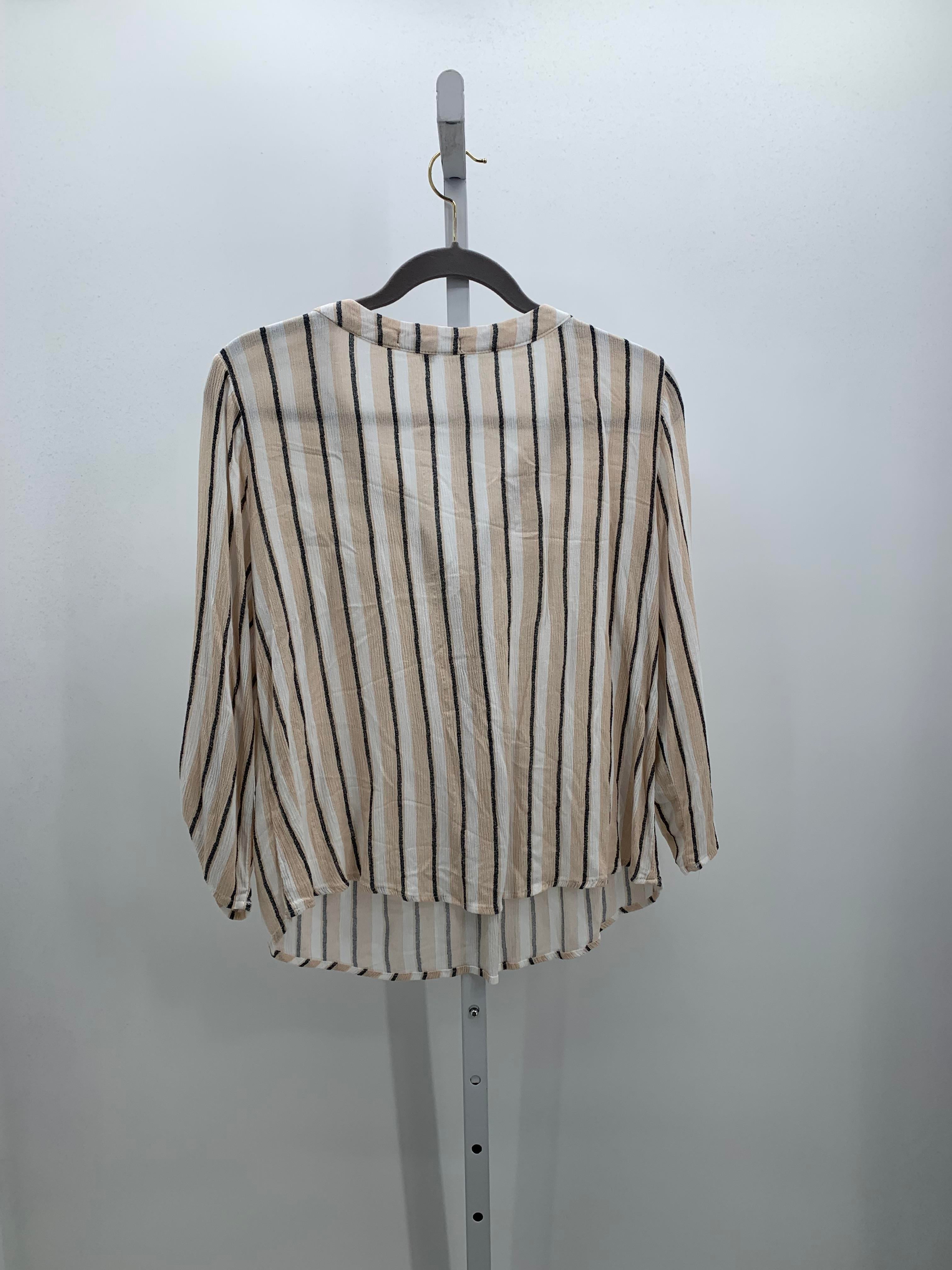 Adrienne Vittadini Size Medium Misses 3/4 Sleeve Shirt