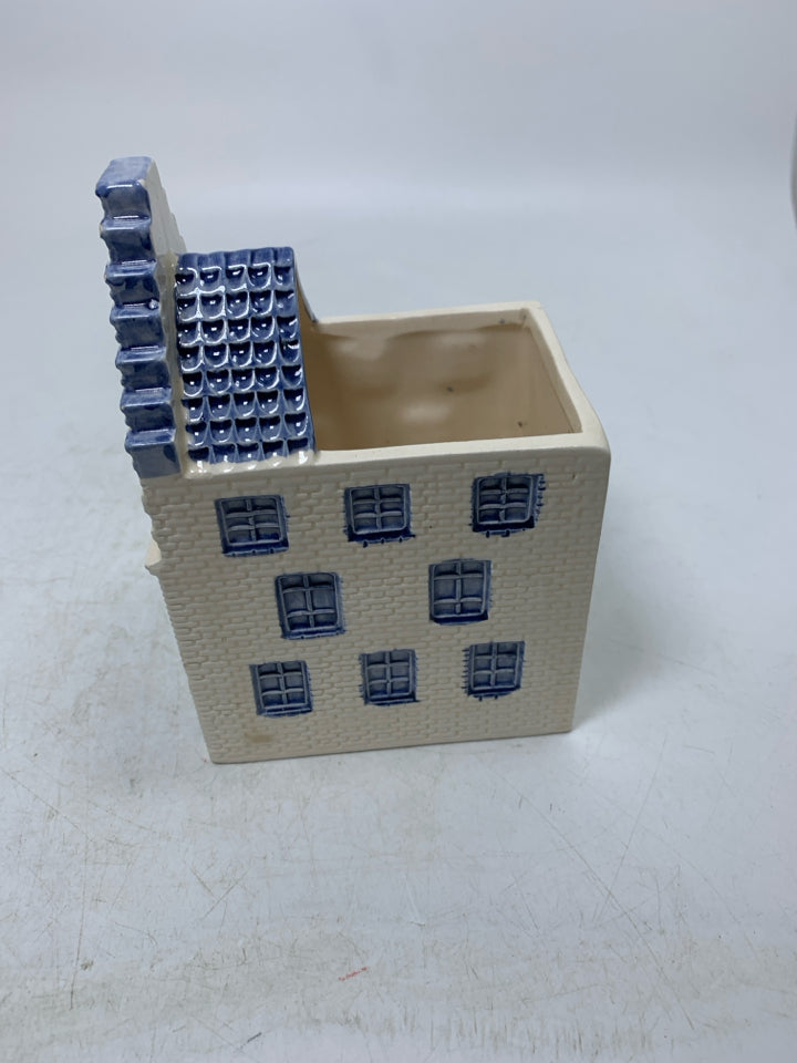 VTG AMSTERDAM CANAL HOUSE SMALL PLANTER W/ BLUE DETAILS.