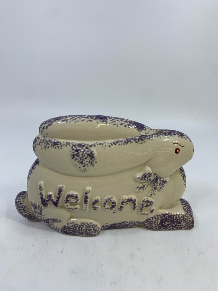 HERMITAGE POTTERY WELCOME BUNNY.