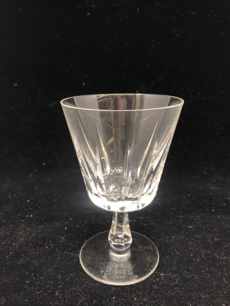 4 SHORT CUT GLASS WINE GLASSES.