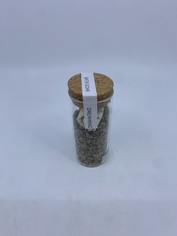 NIP DREAMING BATH SOAK.