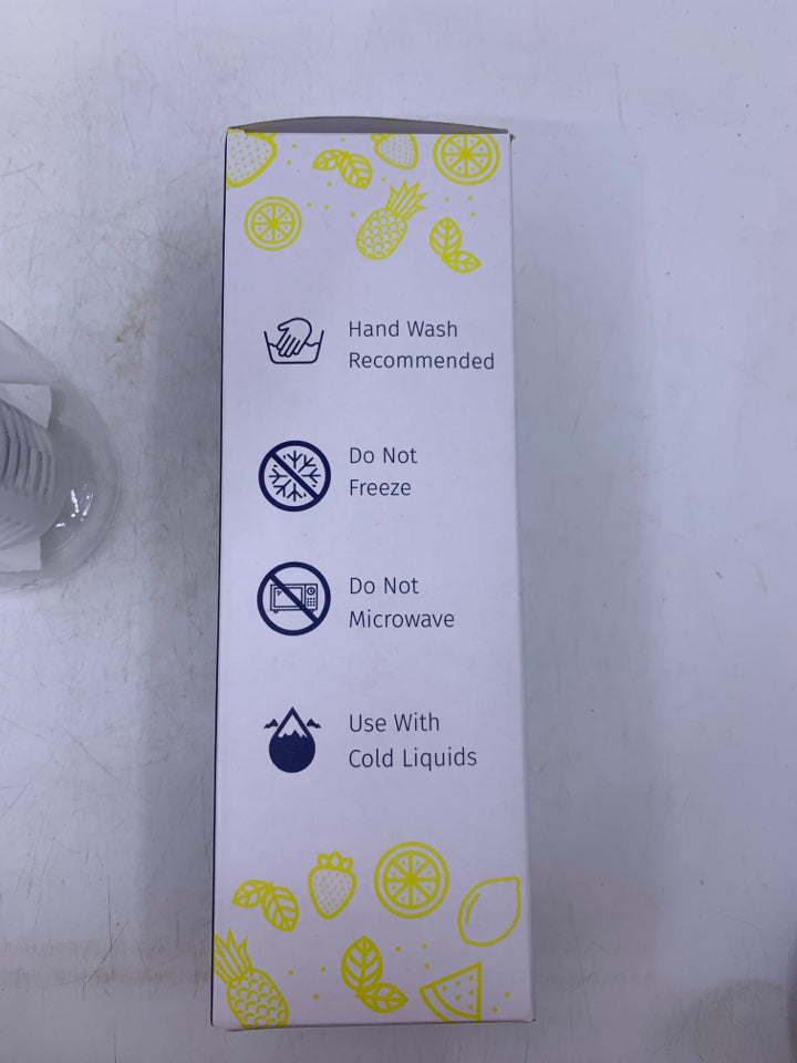 NIB INFUSER WATER PLASTIC BOTTLE JENNY CRAIG.