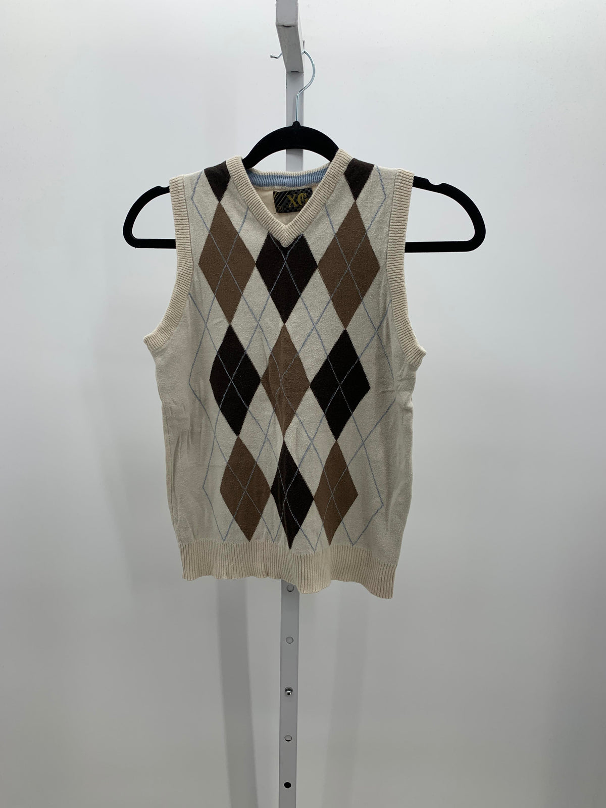 DIAMOND PATTERN SWEATER VEST.