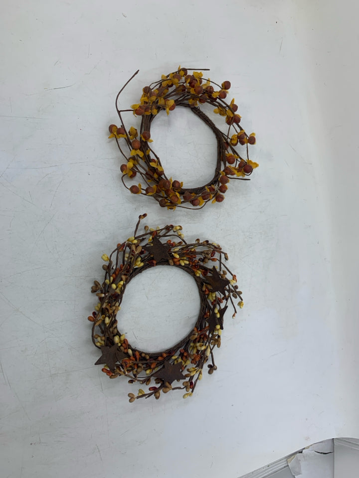 2 PRIMITIVE STYLE CANDLE WREATH PIP BERRIES/METAL STARS.