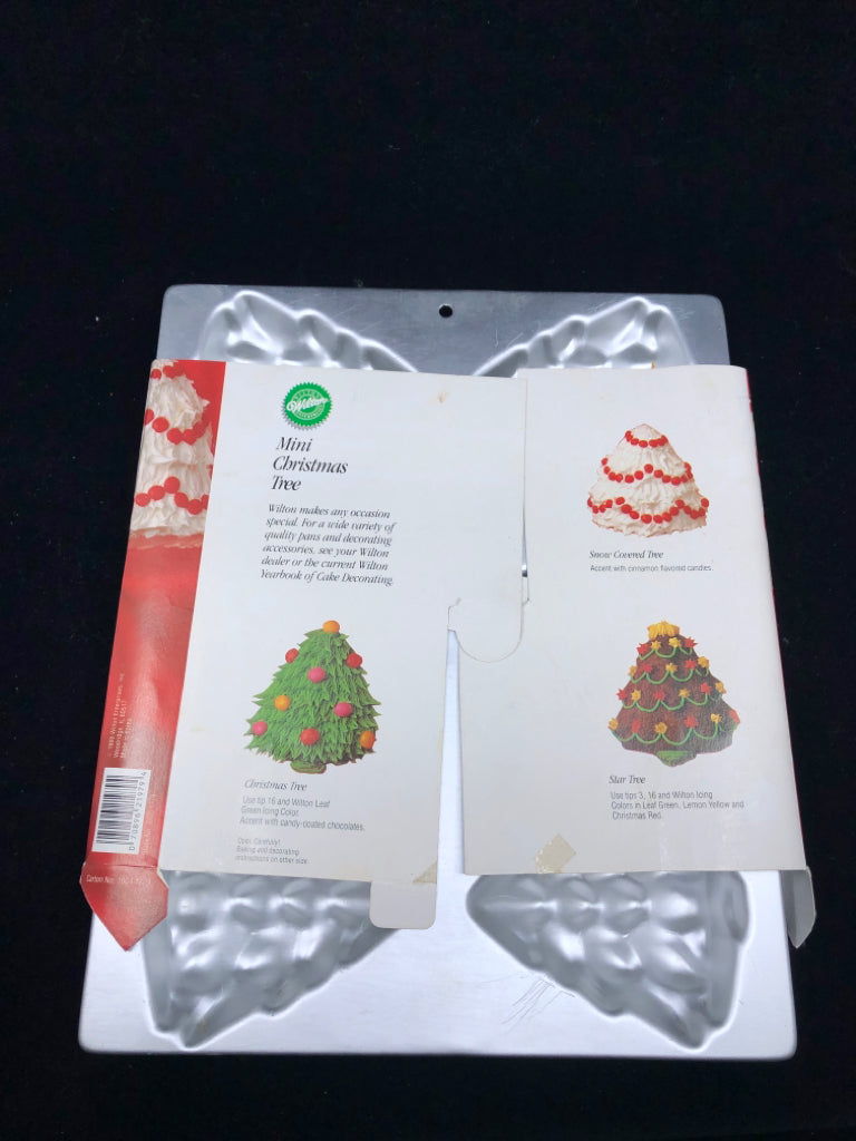 NIB MINI CHRISTMAS TREE MOLDS.