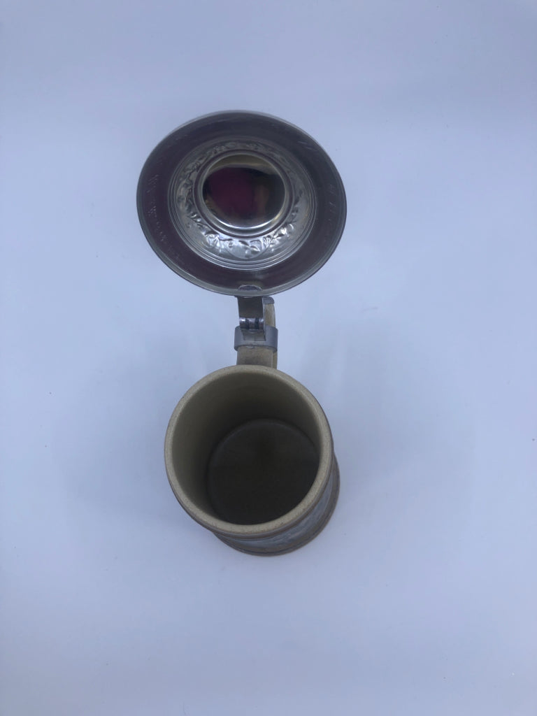 VTG VILLAGE DRINK IMAGE BEER STEIN.