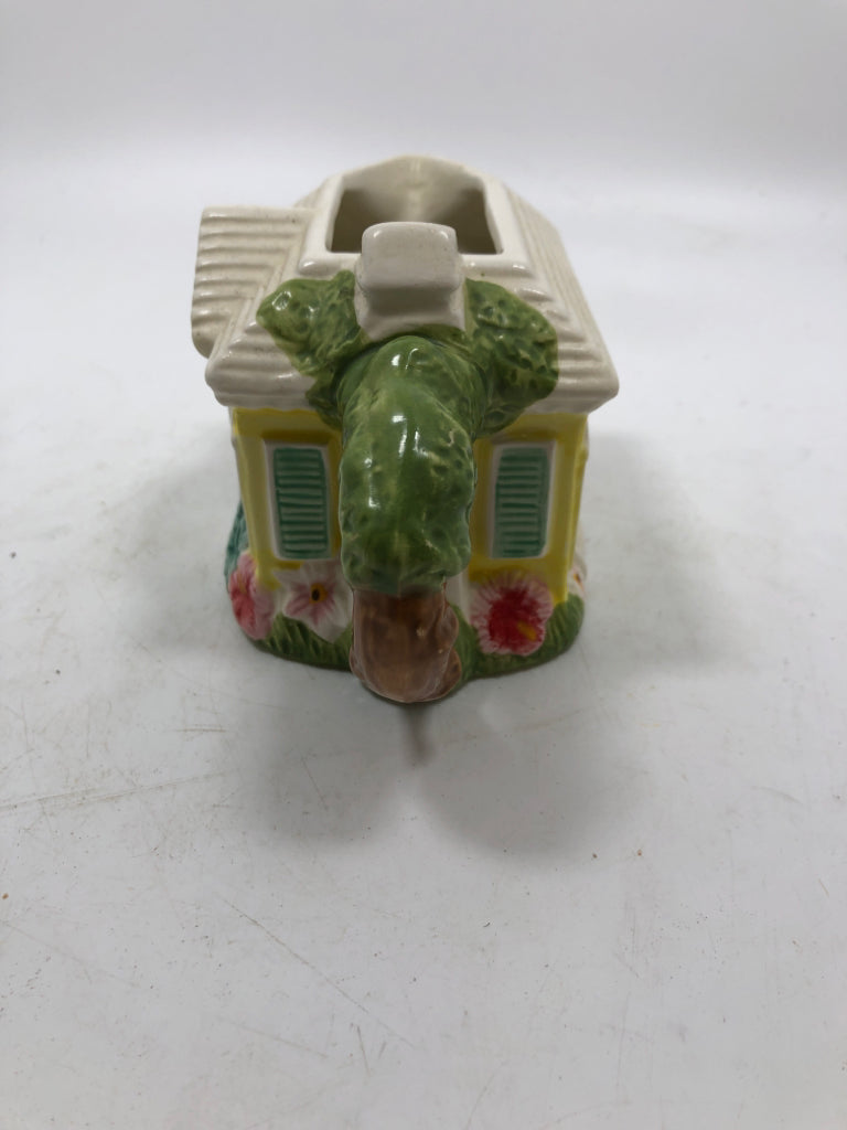 YELLOW COTTAGE W/PLANTS CREAMER.