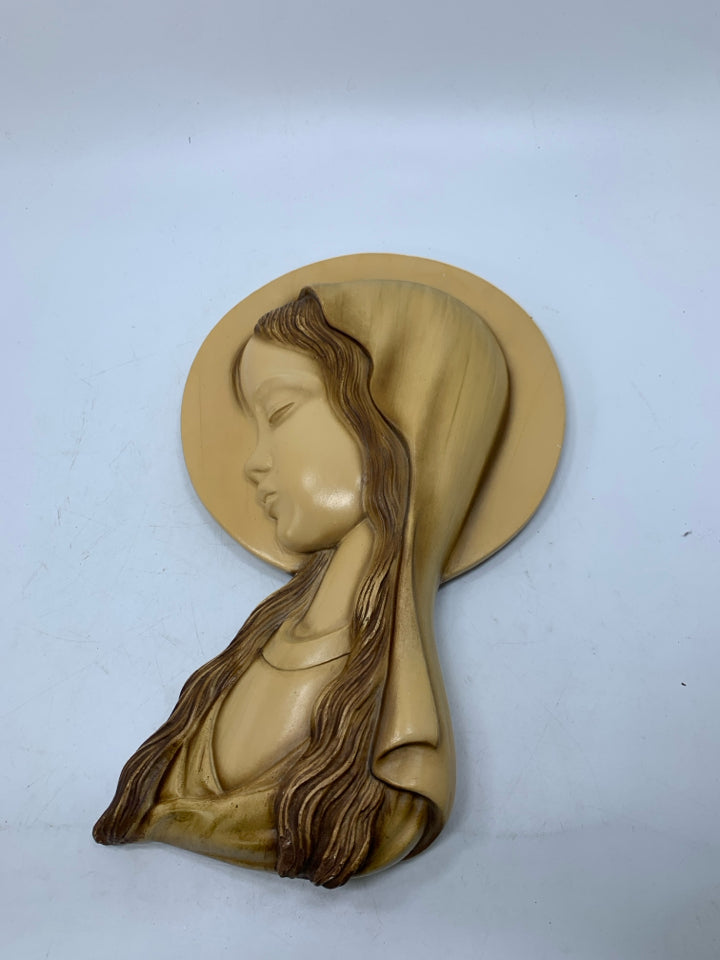 RESIN/WOOD MOTHER MARY HEAD WALL HANGING.