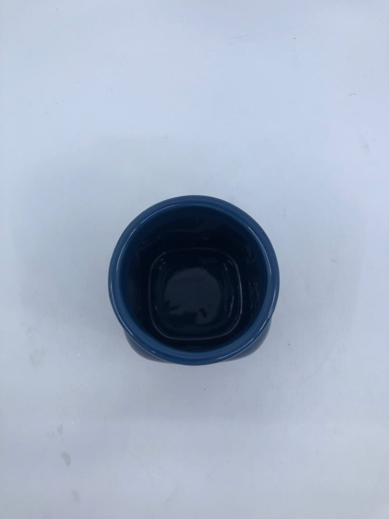 ASHLAND BLUE CERAMIC JAR W/ MEASURE.