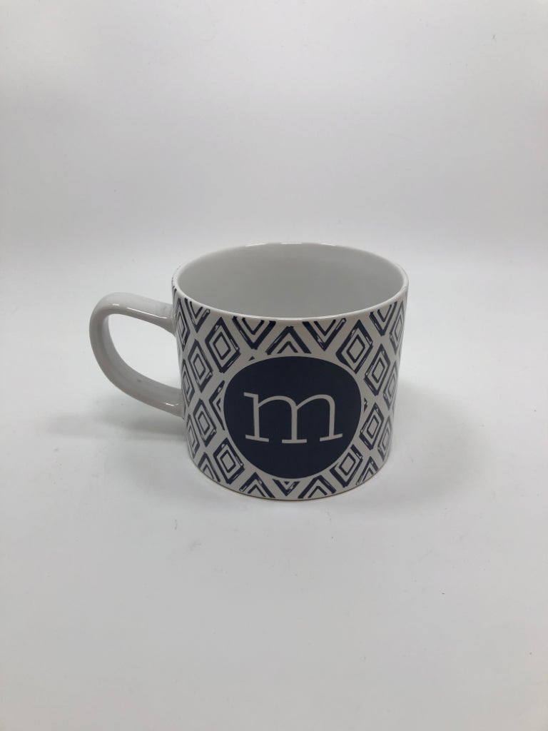 BLUE DIAMOND "M" MUG.