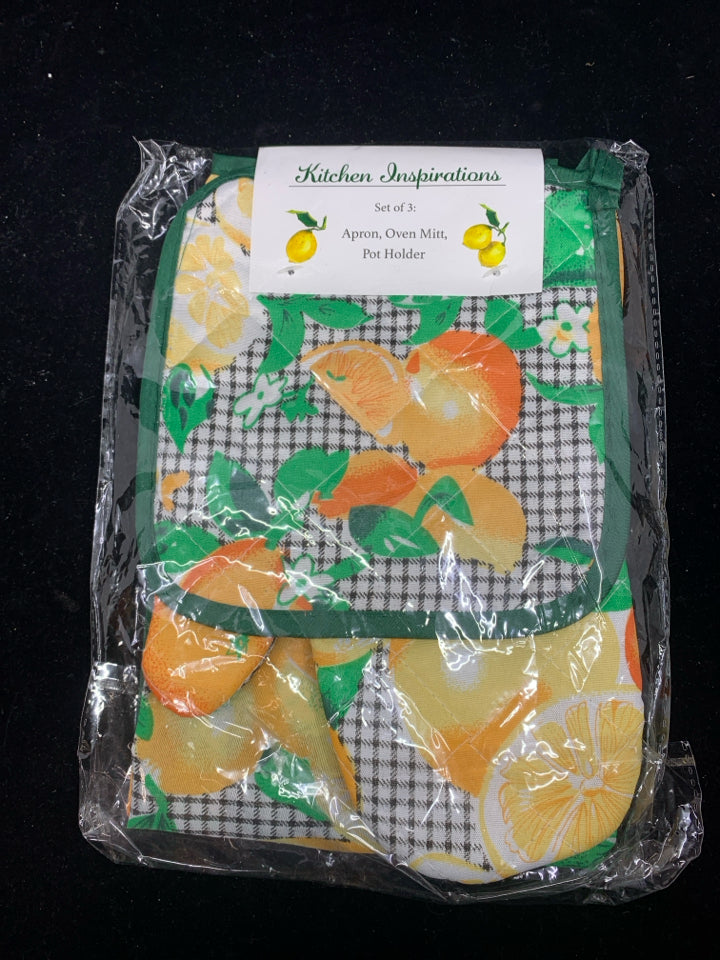 NIB 3 PC OVEN MITT SET.