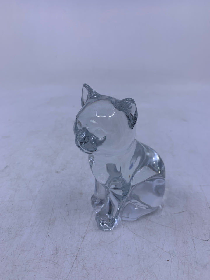 CLEAR GLASS SITTING CAT.