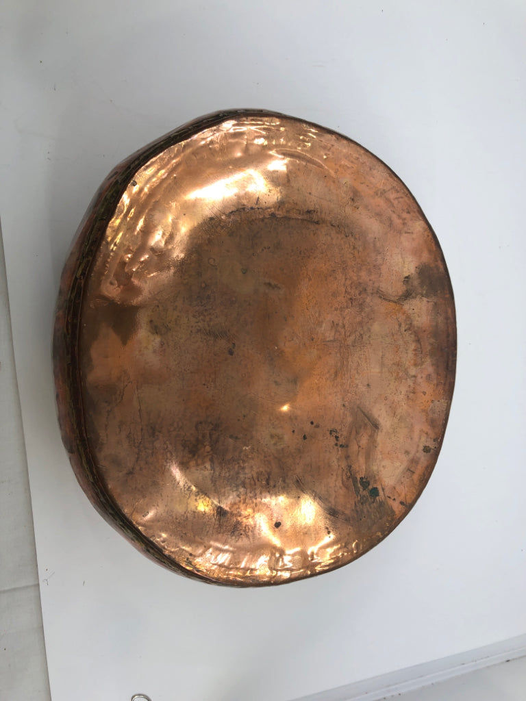 OVAL COPPER PLANTER W/ HAMMERED DETAILED BOTTOM.