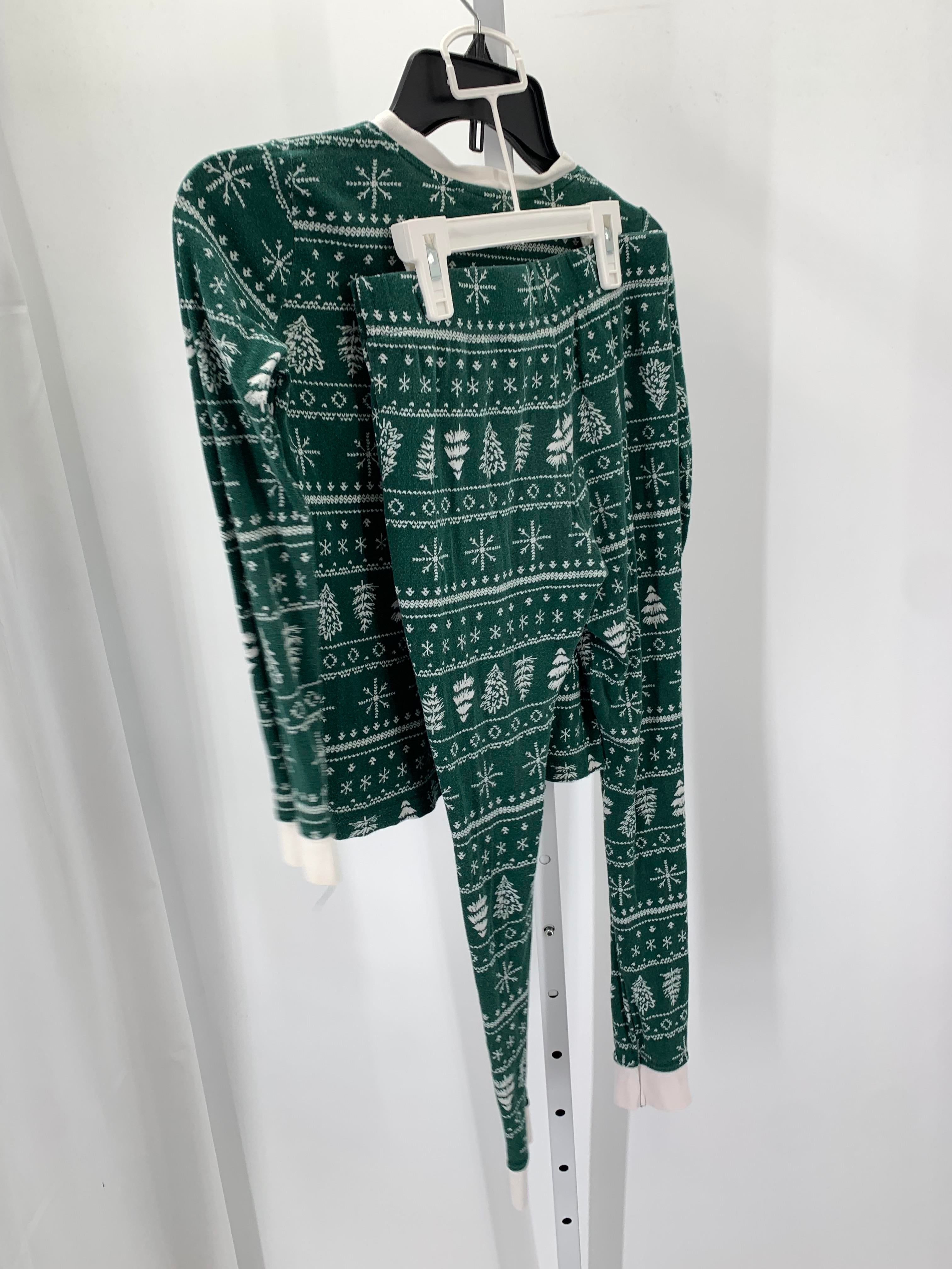 PAJAMAS SNOWFLAKES AND TREES