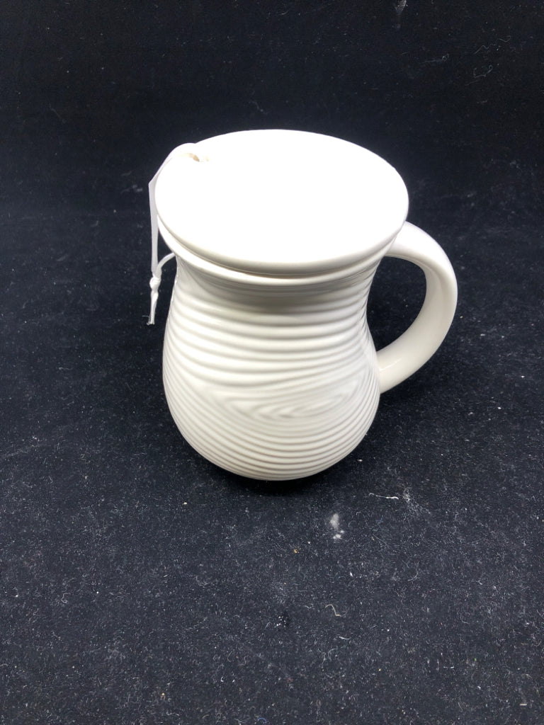 TEMPTATIONS WHITE MUG W/LID.