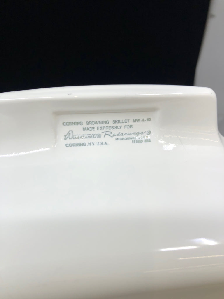 CASSEROLE DISH W/LID.