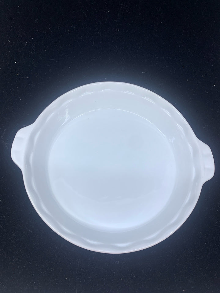 WHITE PIE DISH W HANDLES.