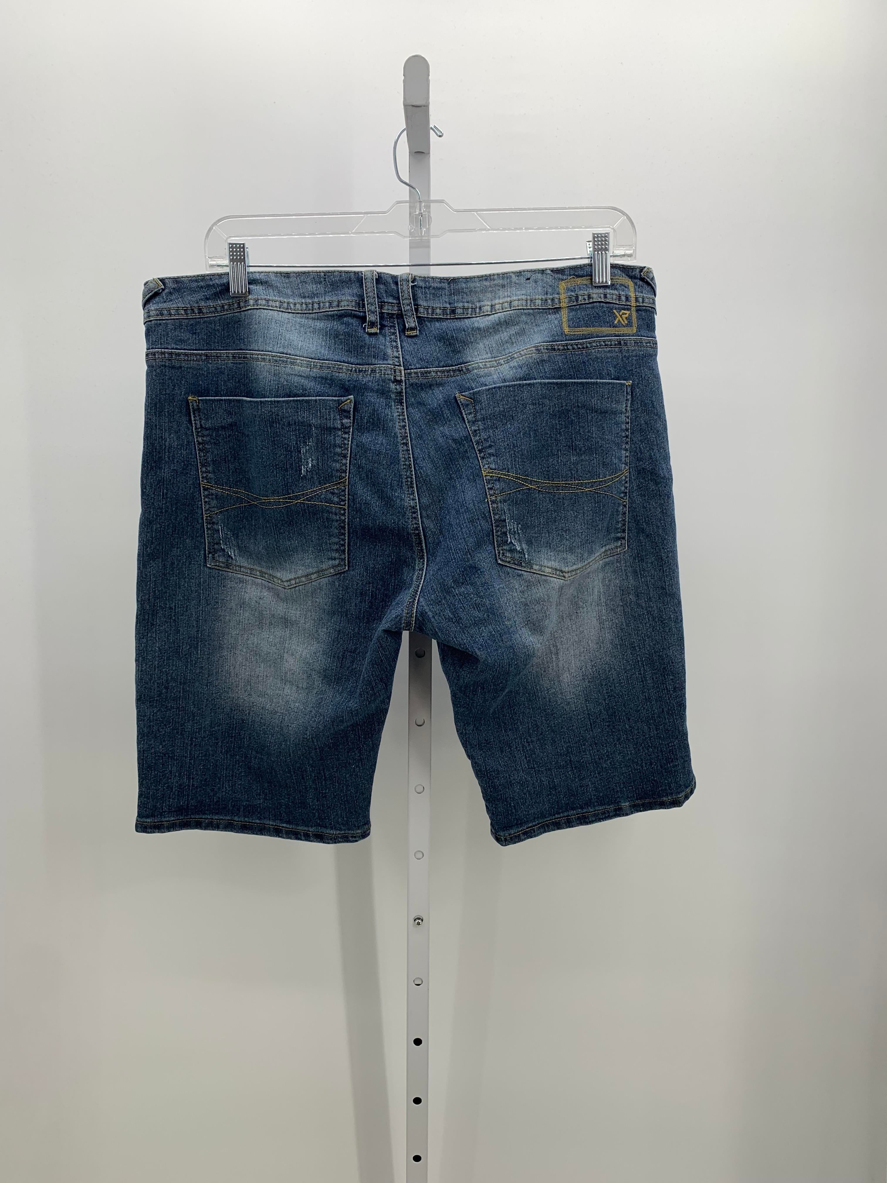 ZIPPER STUDDED SHORTS.