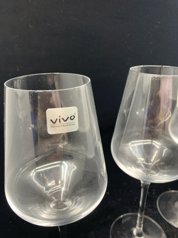 4 VIVO WINE GLASSES.