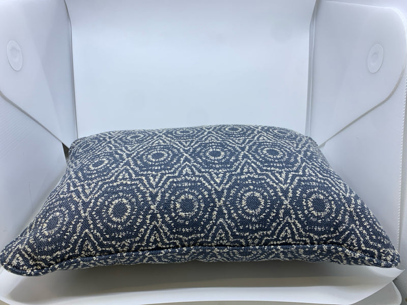 BLUE/WHITE SCROLL RECTANGLE PILLOW.