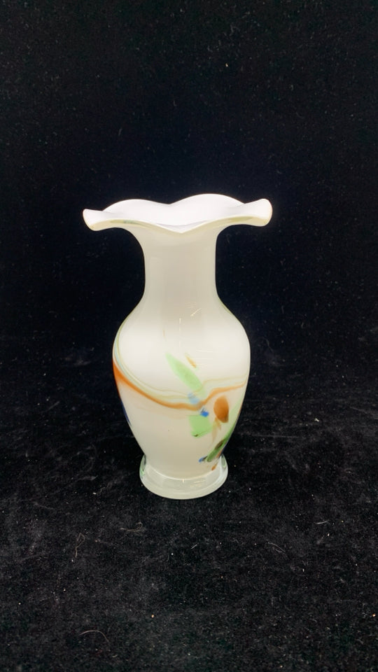 VTG GLASS BUT VASE W/SWIRLS AND RUFFLE EDGE.