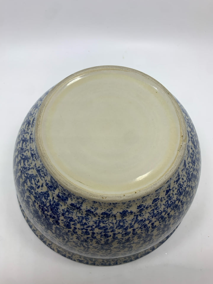 BLUE SPECKLED CERAMIC MIXING BOWL.