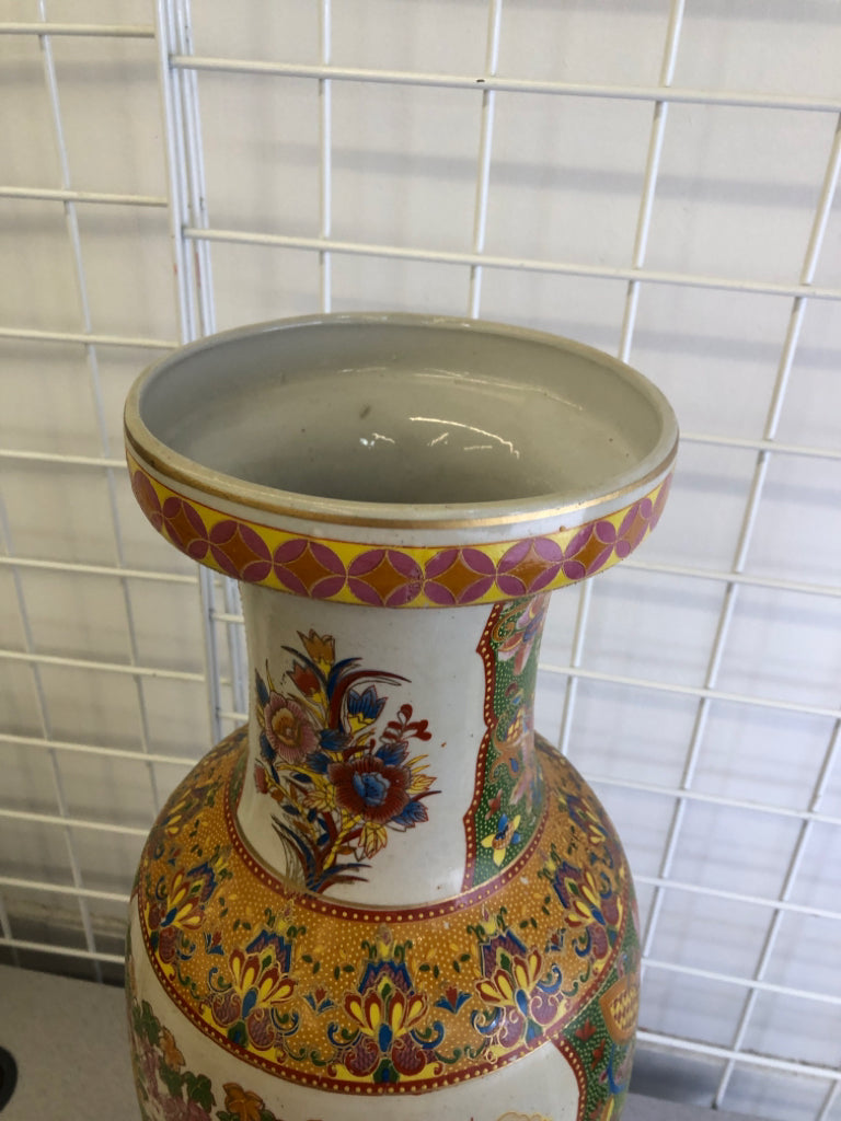 TALL PARROTS AND FLOWERS EMBOSSED FLOOR VASE.