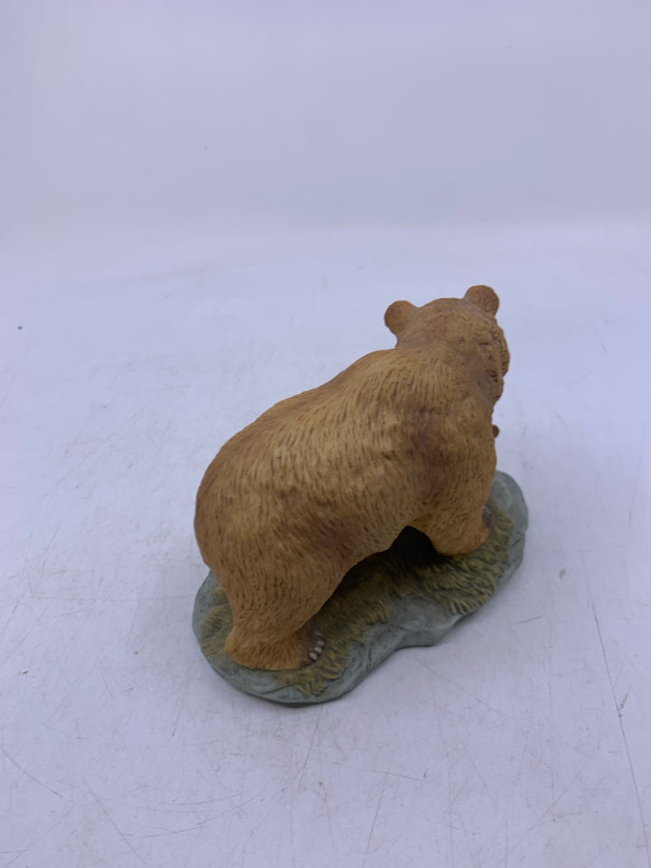 CERAMIC MOM/ BABIES BEARS.