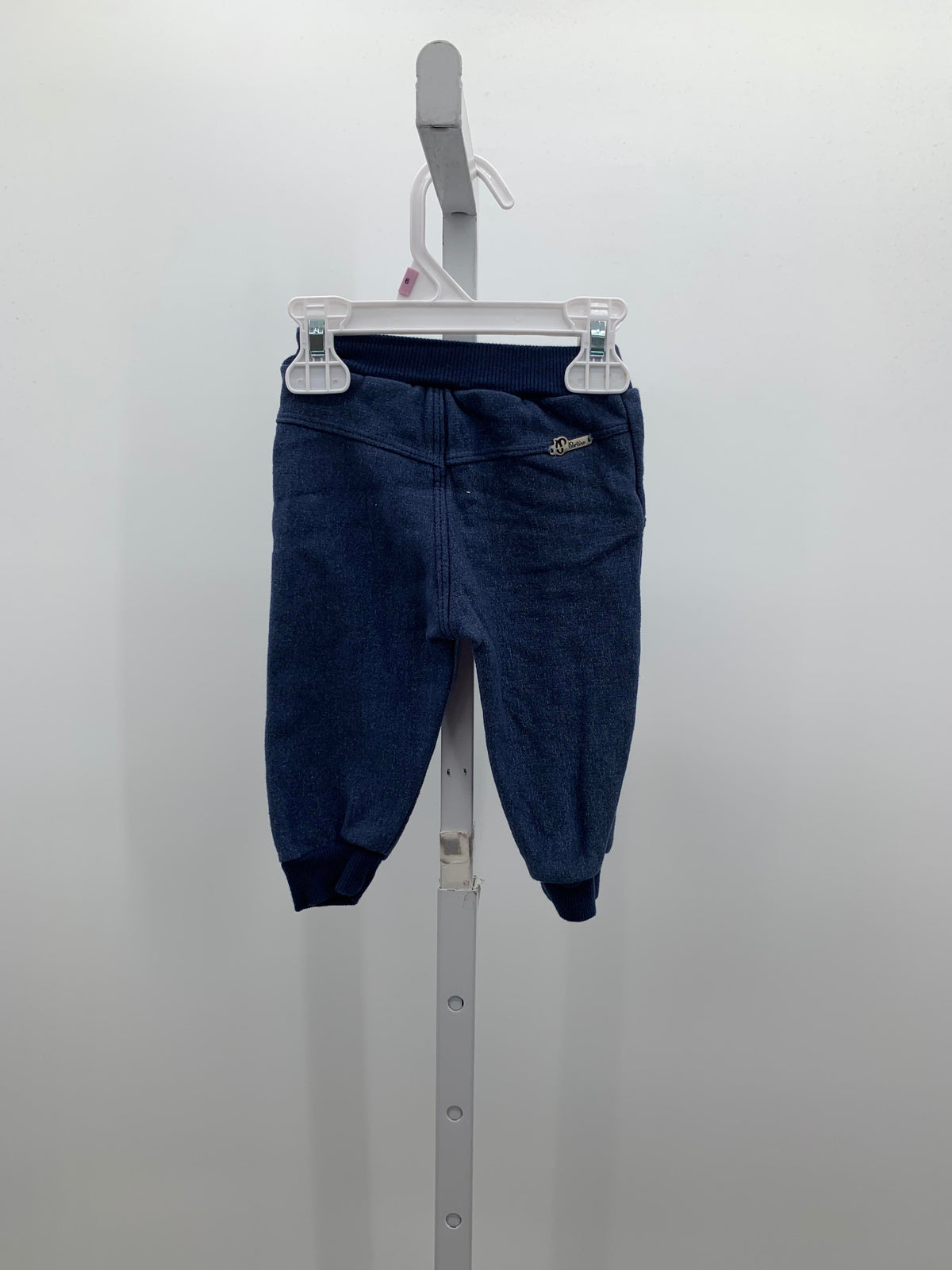 ELASTIC WAIST.