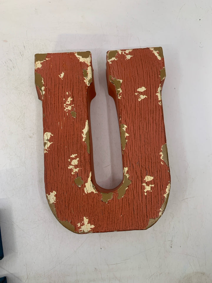 METAL ORANGE DISTRESSED MONOGRAM U.