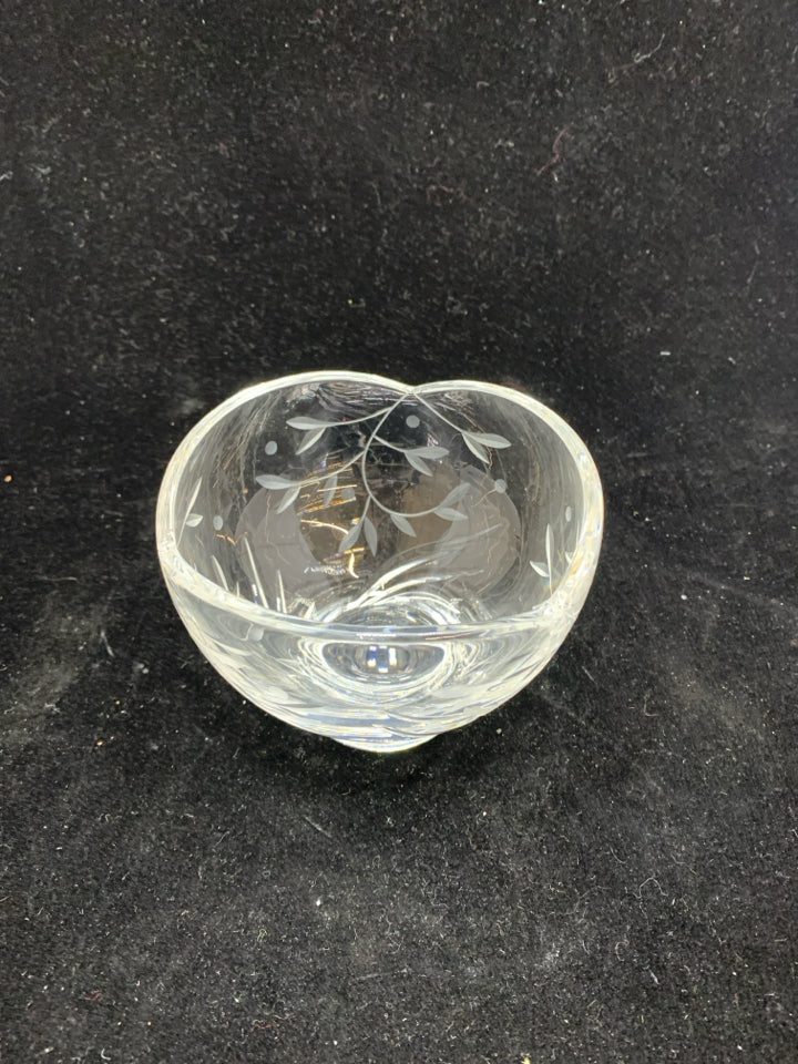 ETCHED OPAL INNOCENCE VOTIVE BOWL.
