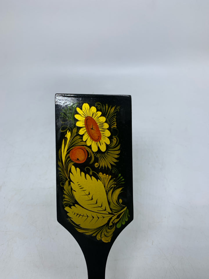 RUSSIAN VERY DETAILED PAINTED WOODEN FLAT UTENSIL.