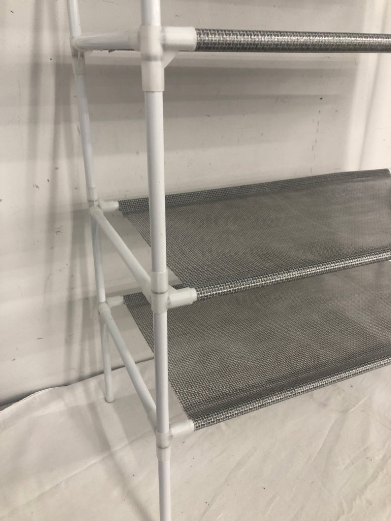 6 SHELF PLASTIC SHOE RACK.